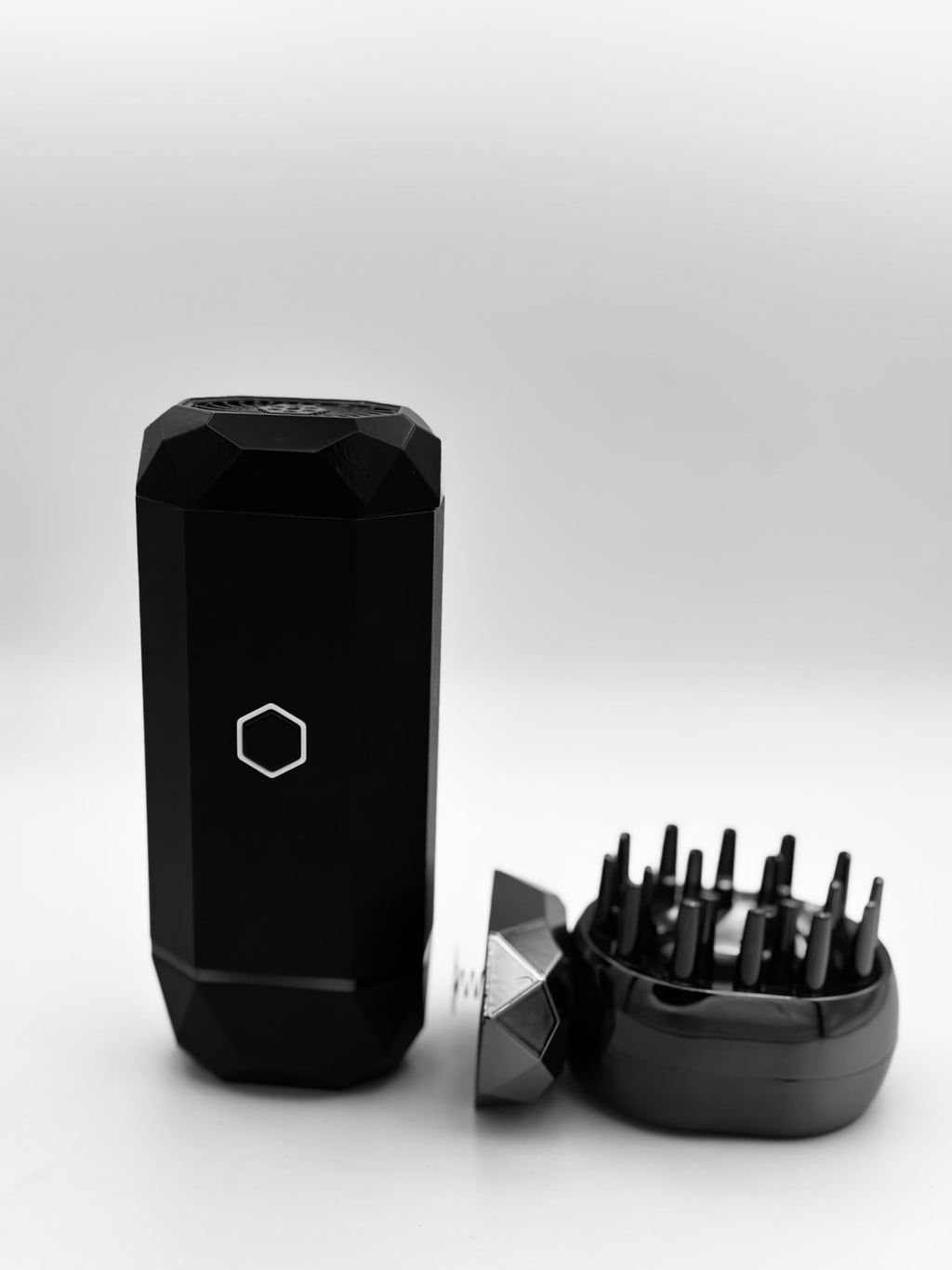 OudAura – Rechargeable Oud & Bukhoor Hair Brush
